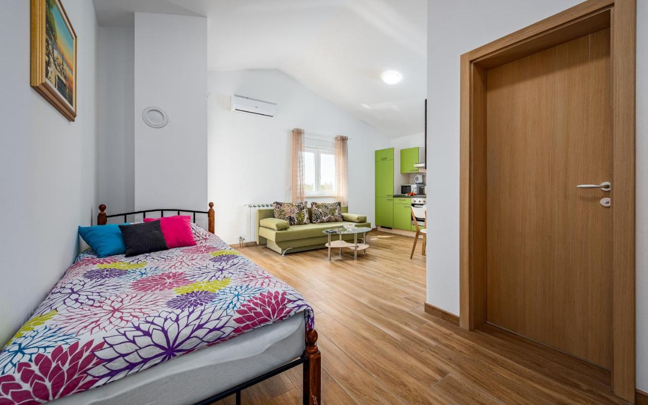 Apartments Nelle Pula Extérieur photo