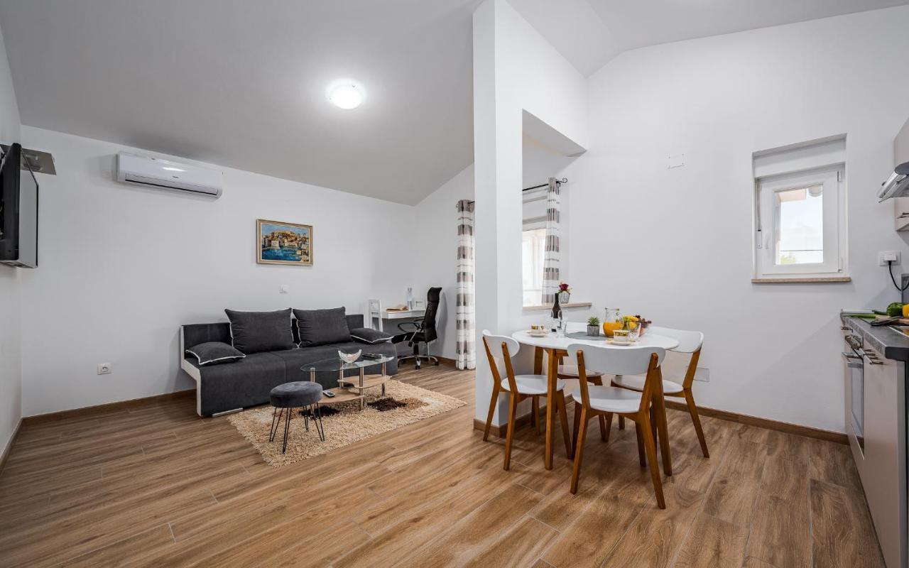 Apartments Nelle Pula Extérieur photo